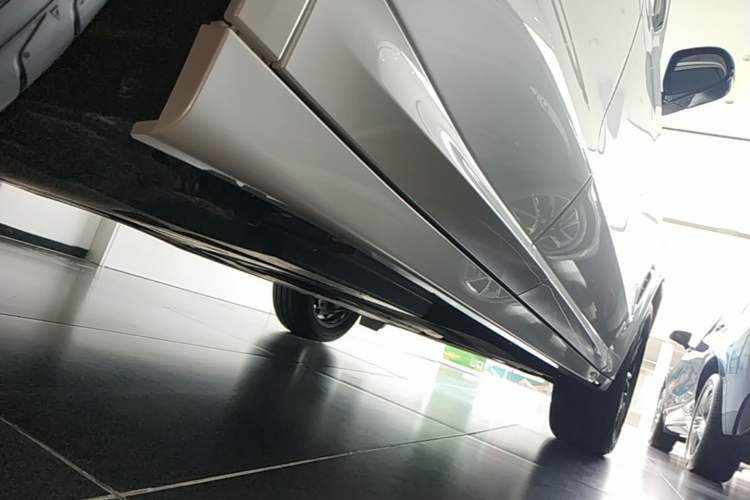 Used BMW X3 2023 xDrive25i M Sport Package Right Side Sill
