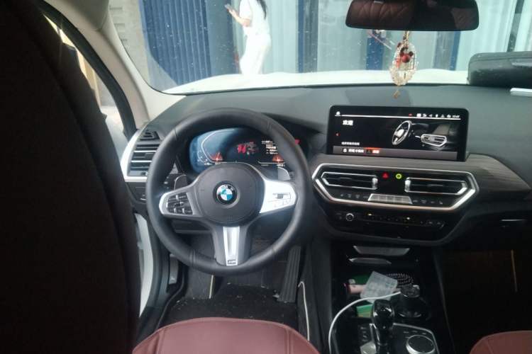 Used BMW X3 2023 Restyled xDrive30i Leading Edition M Night Sky Package Steering Wheel