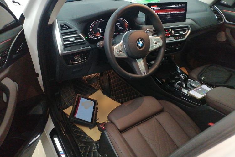 Used BMW X3 2023 Restyled xDrive30i Leading Edition M Night Sky Package Steering Wheel