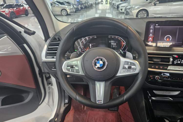 Used BMW X3 2023 Restyled xDrive30i Leading Edition M Night Sky Package Steering Wheel