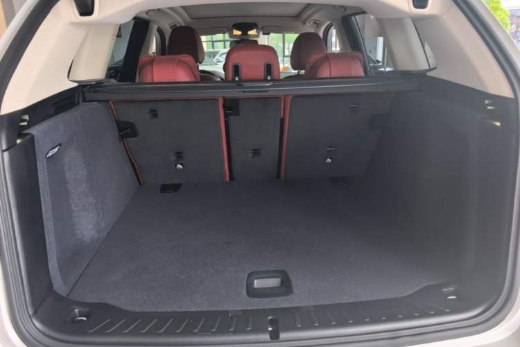Used BMW X3 2023 xDrive25i M Sport Package Trunk