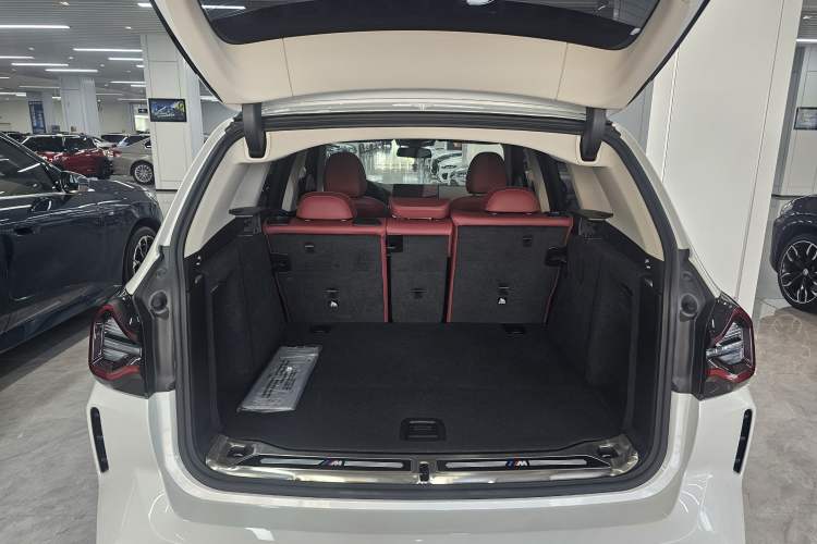 Used BMW X3 2023 Restyled xDrive30i Leading Edition M Night Sky Package Trunk