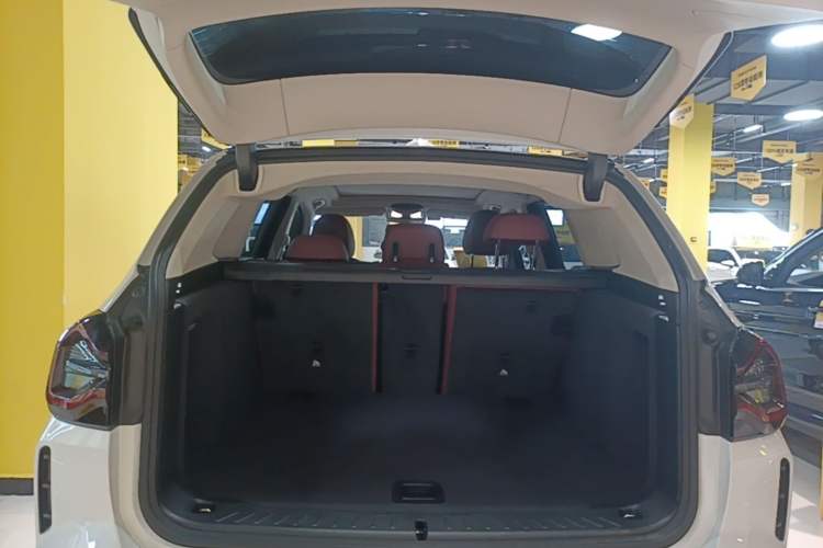 Used BMW X3 2023 xDrive25i M Sport Package Trunk