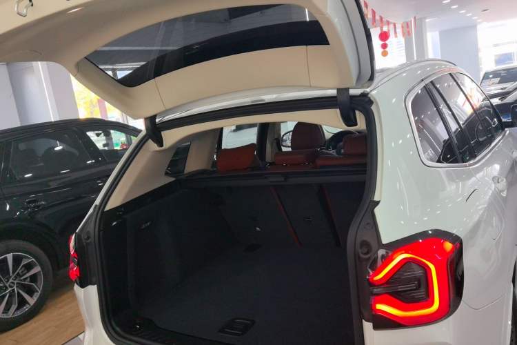Used BMW X3 2023 xDrive25i M Sport Package Trunk