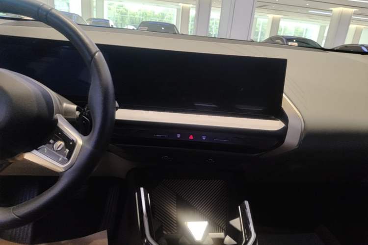 Used BMW X3 2025 xDrive30L Luxury Edition M Sport Package Audio And AC Panel