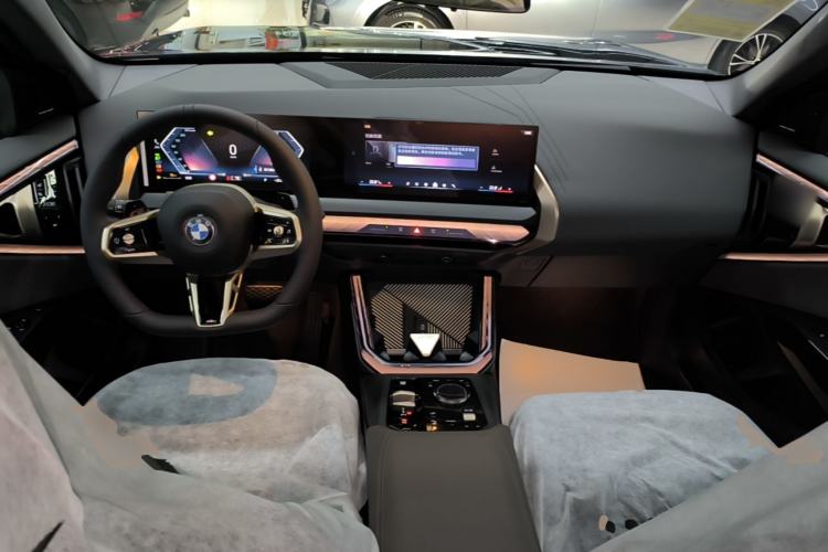 Used BMW X3 2025 Model, xDrive30L Leading M Sport Night Package Center Console