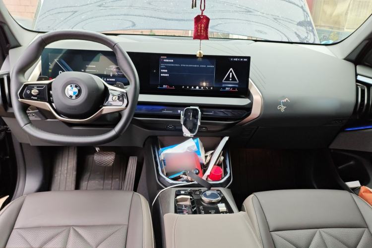 Used BMW X3 2025 xDrive25L Luxury Package Center Console