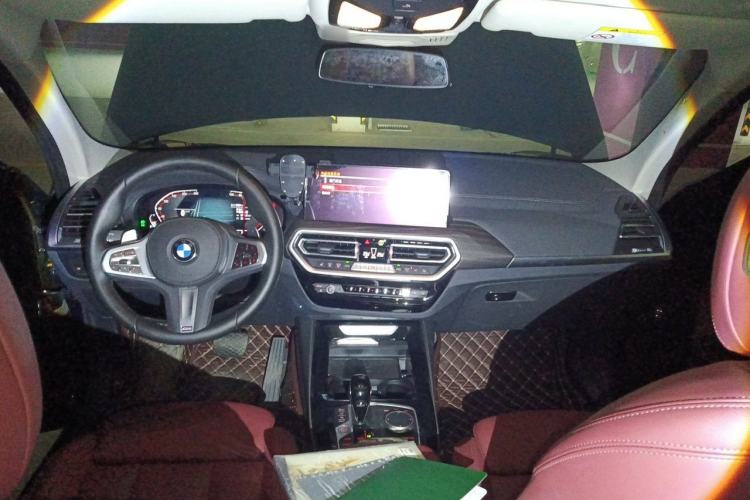Used BMW X3 2025 Model, xDrive30L Leading M Sport Night Package Center Console