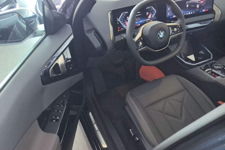 Used BMW X3 2025 xDrive25L Luxury Package Driver Seat