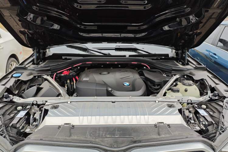 Used BMW X3 2025 xDrive25L Luxury Package Engine Bay