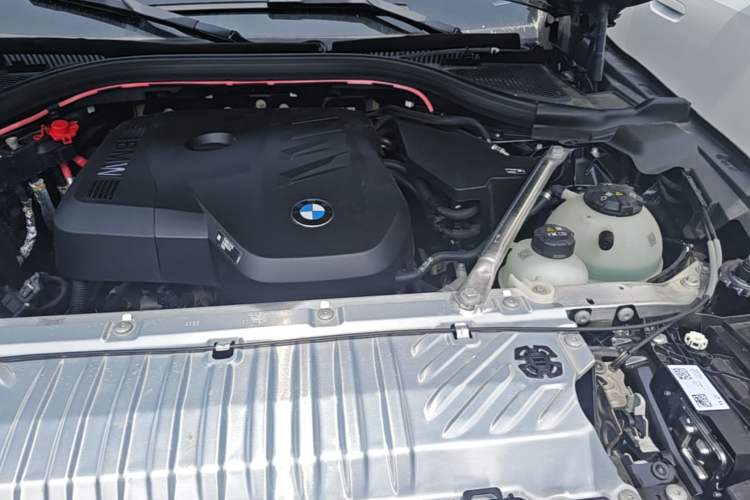 Used BMW X3 2025 xDrive25L Luxury Package Engine Bay Left
