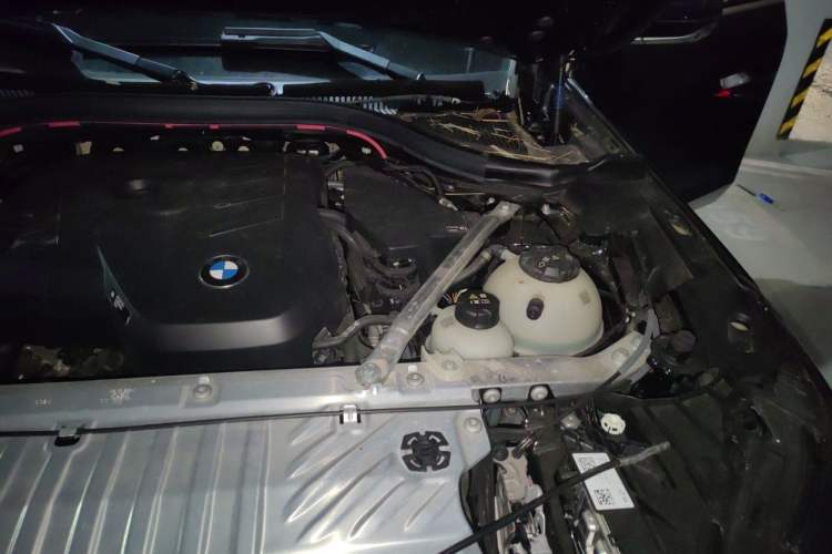 Used BMW X3 2025 xDrive25L Luxury Package Engine Bay Left