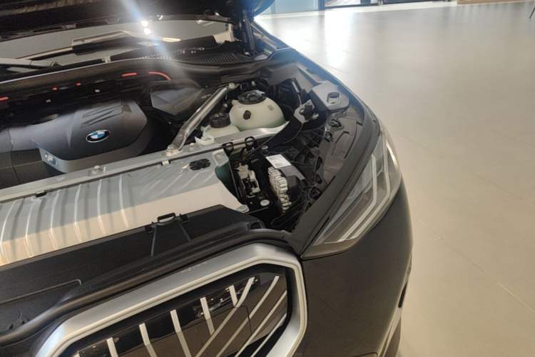 Used BMW X3 2025 xDrive30L Luxury Edition M Sport Package Engine Bay Left