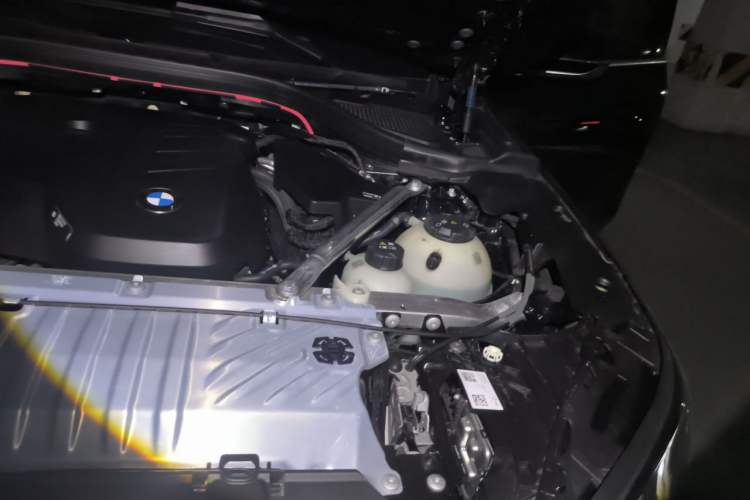 Used BMW X3 2025 xDrive25L Luxury Package Engine Bay Left
