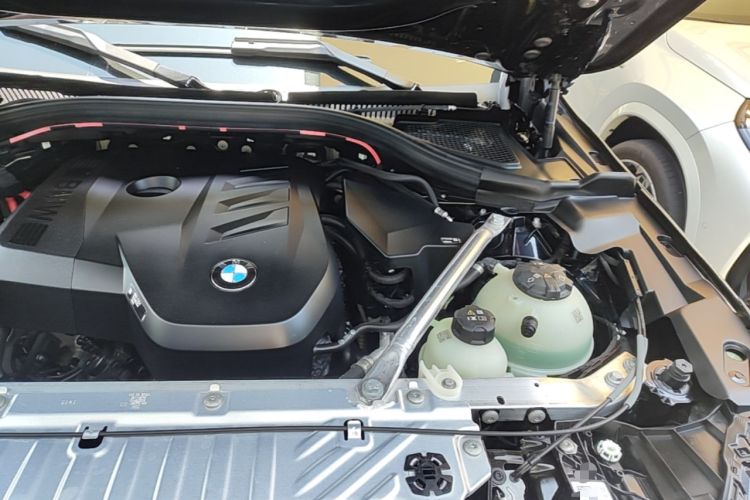 Used BMW X3 2025 xDrive25L Luxury Package Engine Bay Left