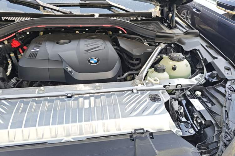Used BMW X3 2025 xDrive25L Luxury Package Engine Bay Left