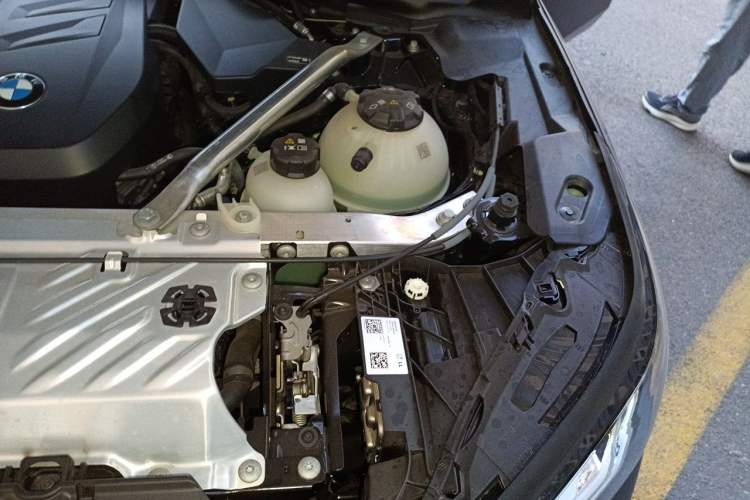 Used BMW X3 2025 xDrive25L Luxury Package Engine Bay Left