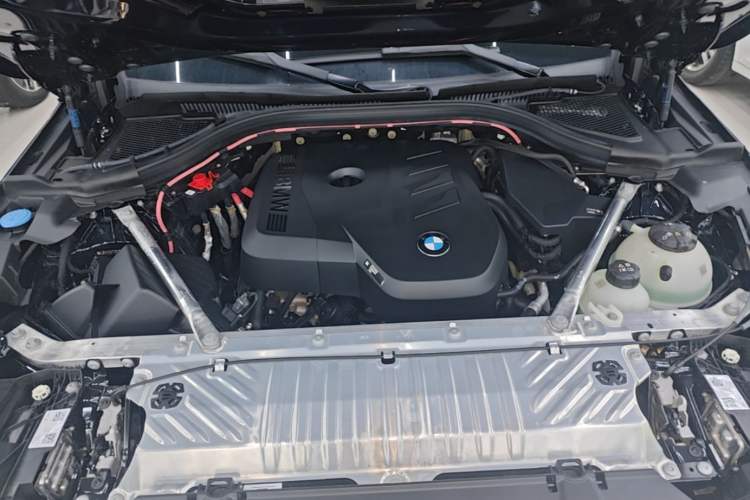 Used BMW X3 2025 Model, Facelifted xDrive25L Luxury Package Engine Bay