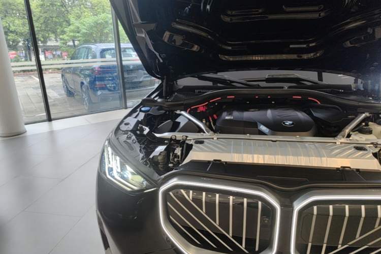 Used BMW X3 2025 xDrive30L Luxury Edition M Sport Package Engine Bay Right