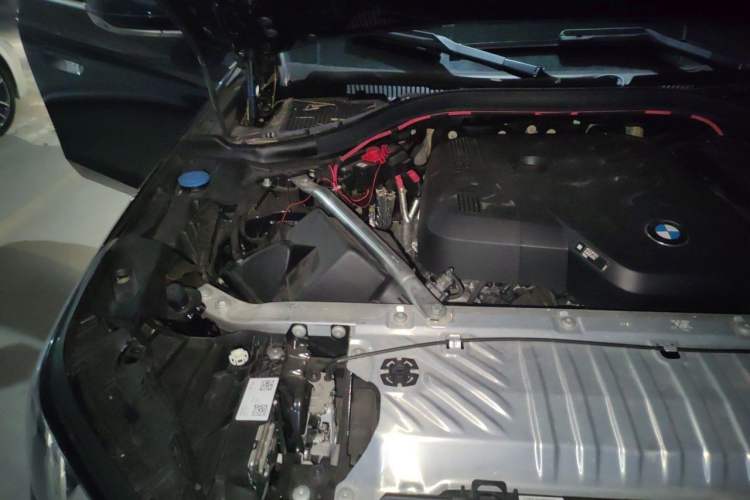 Used BMW X3 2025 xDrive25L Luxury Package Engine Bay Right