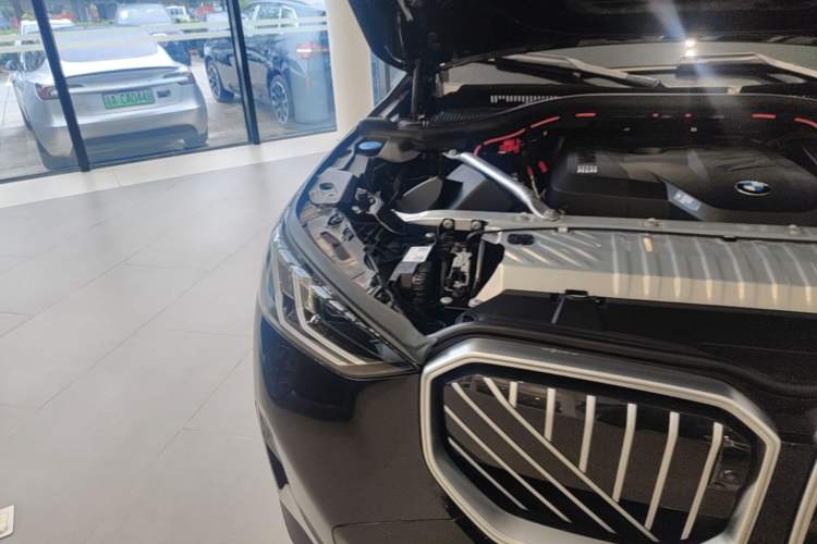 Used BMW X3 2025 xDrive30L Luxury Edition M Sport Package Engine Bay Right