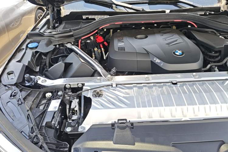Used BMW X3 2025 xDrive25L Luxury Package Engine Bay Right