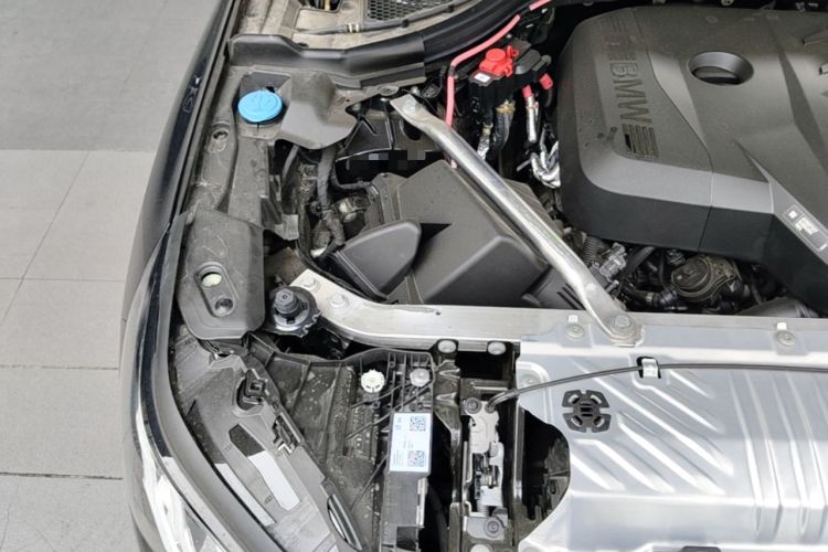Used BMW X3 2025 xDrive25L Luxury Package Engine Bay Right