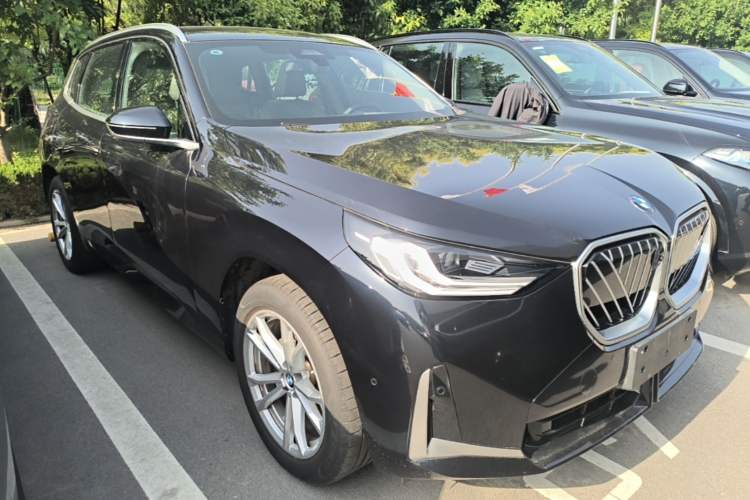 Used BMW X3 2025 xDrive25L Luxury Package Exterior 1