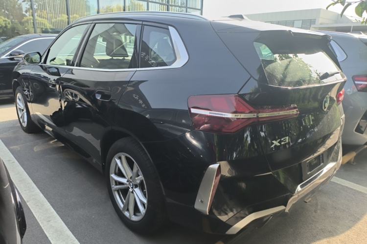 Used BMW X3 2025 xDrive25L Luxury Package Exterior 2