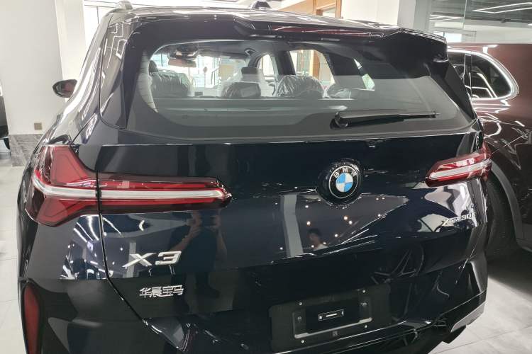 Used BMW X3 2025 xDrive30L Leading Model M Sport Package Exterior 3