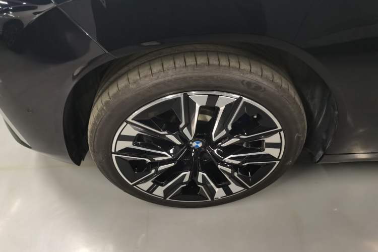Used BMW X3 2025 xDrive30L Luxury Edition M Sport Package Exterior 4