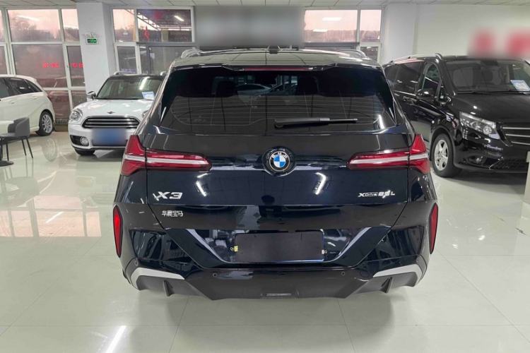 Used BMW X3 2025 xDrive25L Luxury Package Exterior 4