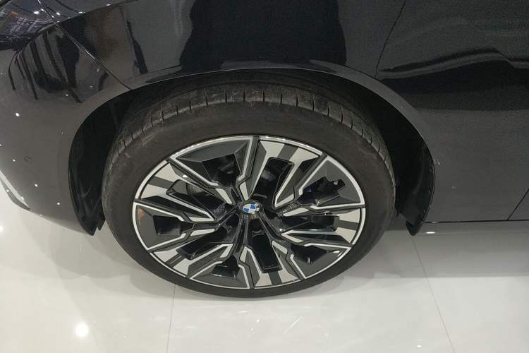 Used BMW X3 2025 xDrive30L Luxury Edition M Sport Package Exterior 4