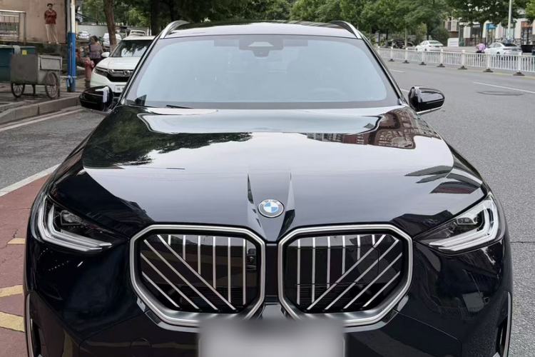 Used BMW X3 2025 xDrive25L Luxury Package Exterior 5