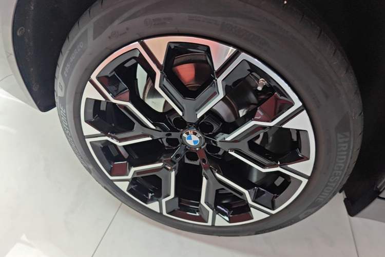 Used BMW X3 2025 xDrive30L Leading Model M Sport Package Exterior 5