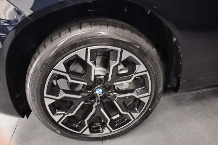 Used BMW X3 2025 xDrive30L Leading Model M Sport Package Exterior 5
