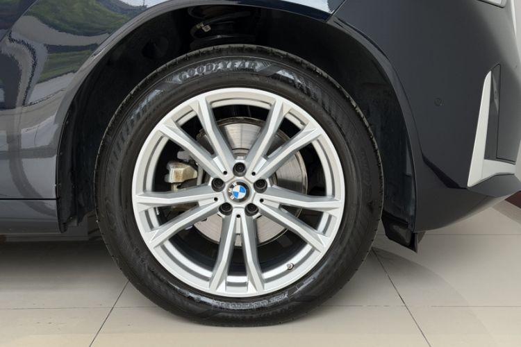 Used BMW X3 2025 xDrive25L Luxury Package Exterior 7