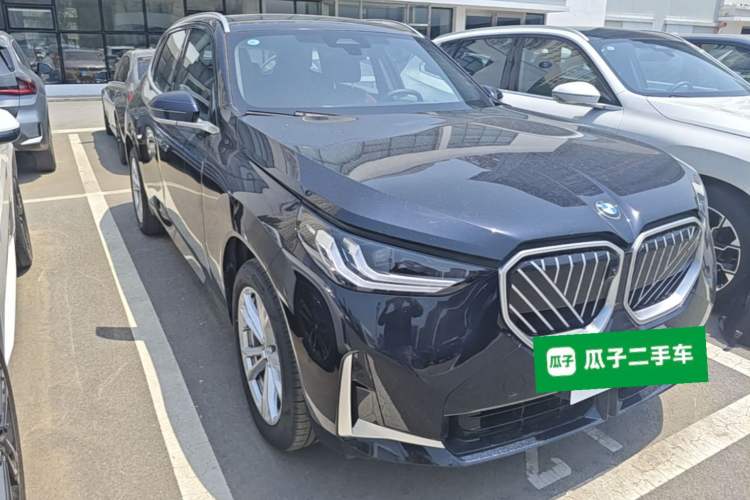 Used BMW X3 2025 xDrive25L Luxury Package Front Right 45 Deg
