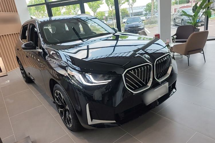 Used BMW X3 2025 xDrive30L Luxury Edition M Sport Package Front Right 45 Deg