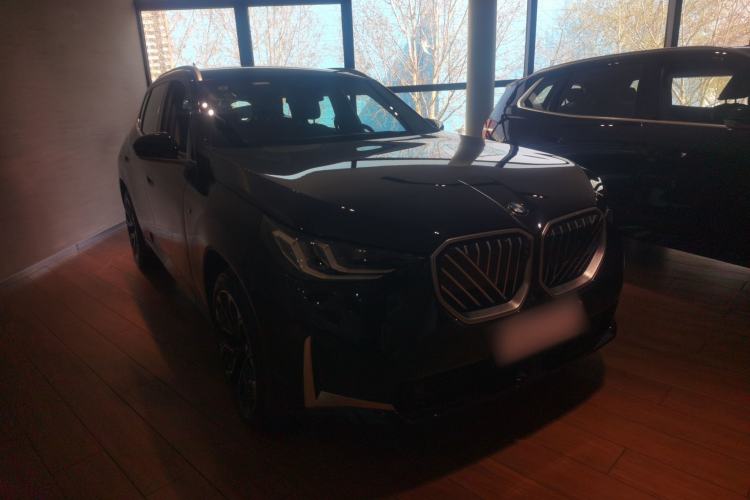Used BMW X3 2025 xDrive30L Luxury Edition M Sport Package Front Right 45 Deg