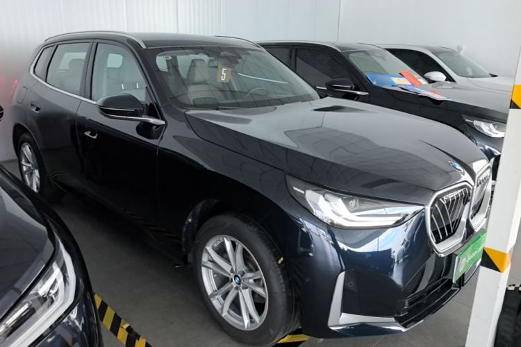 Used BMW X3 2025 xDrive25L Luxury Package Front Right 45 Deg