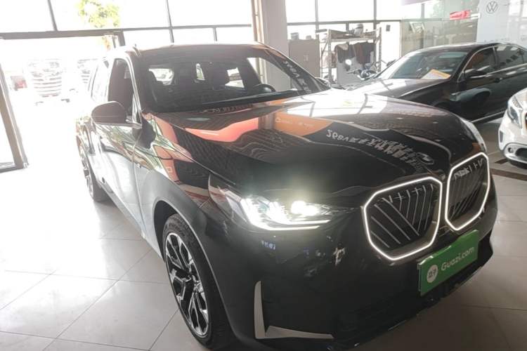 Used BMW X3 2025 xDrive30L Luxury Edition M Sport Package Front Right 45 Deg