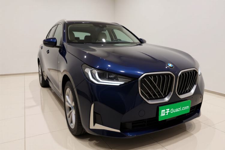 Used BMW X3 2025 xDrive25L Luxury Package Front Right 45 Deg