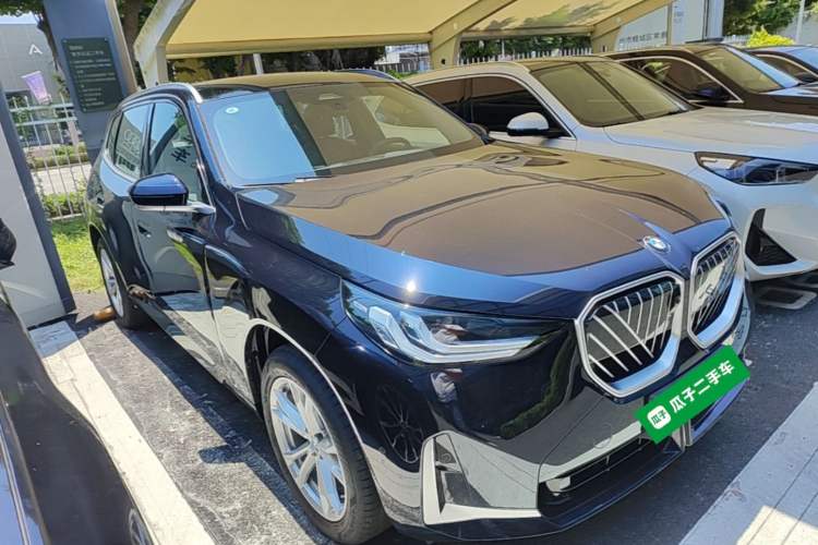 Used BMW X3 2025 xDrive25L Luxury Package Front Right 45 Deg