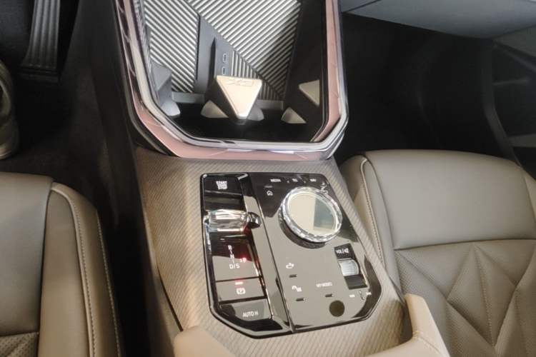 Used BMW X3 2025 xDrive30L Luxury Edition M Sport Package Gear Lever