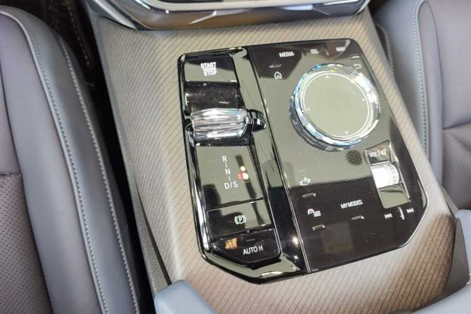 Used BMW X3 2025 xDrive30L Luxury Edition M Sport Package Gear Lever
