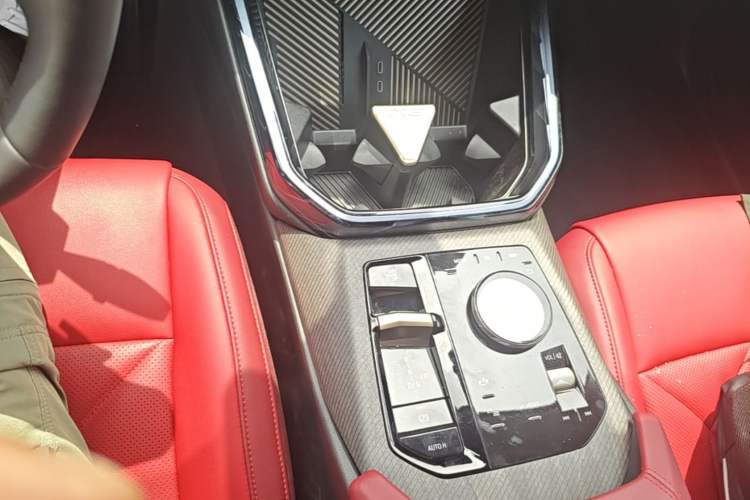 Used BMW X3 2025 xDrive25L Luxury Package Gear Lever