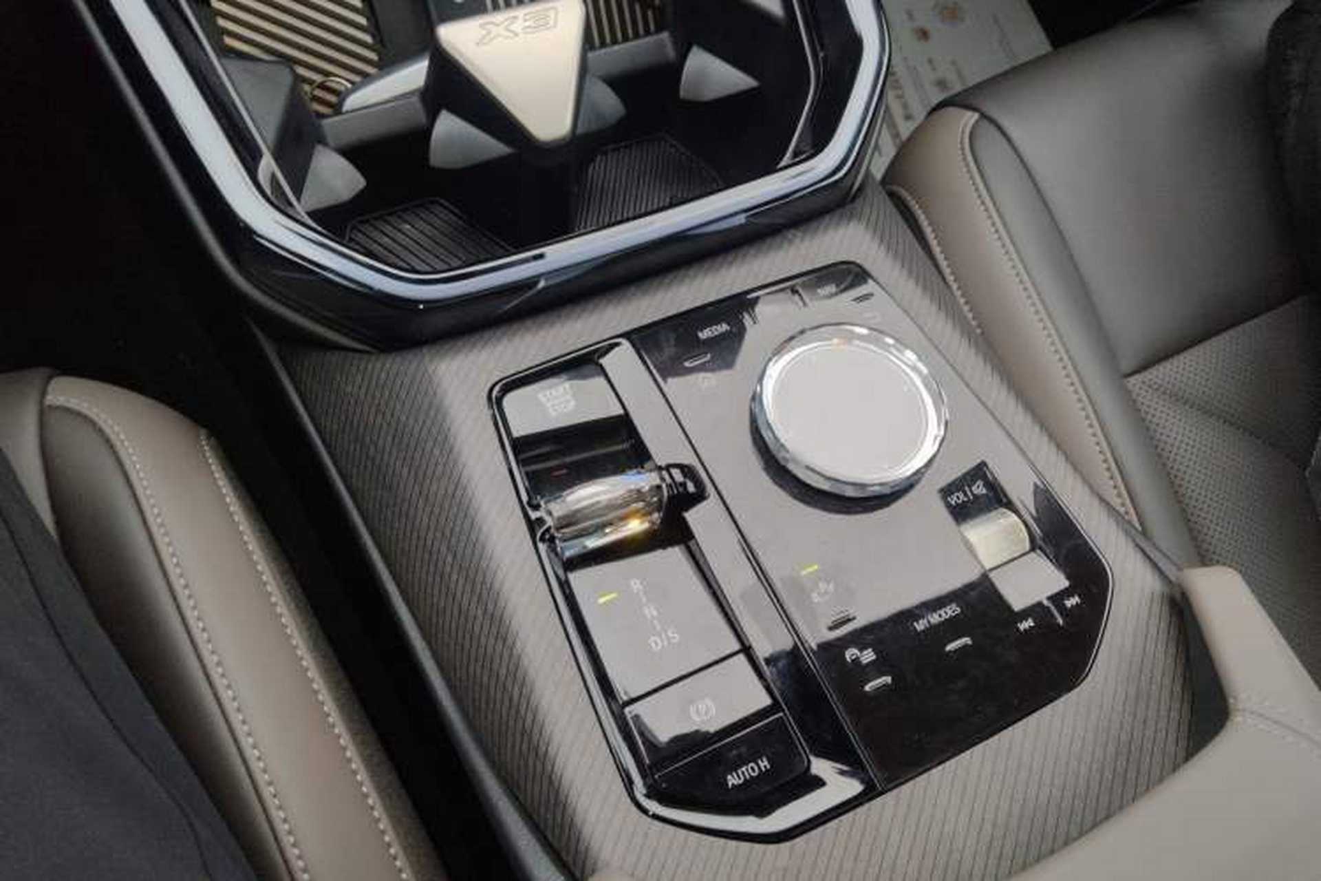 Used BMW X3 2025 xDrive30L Luxury Edition M Sport Package Gear Lever