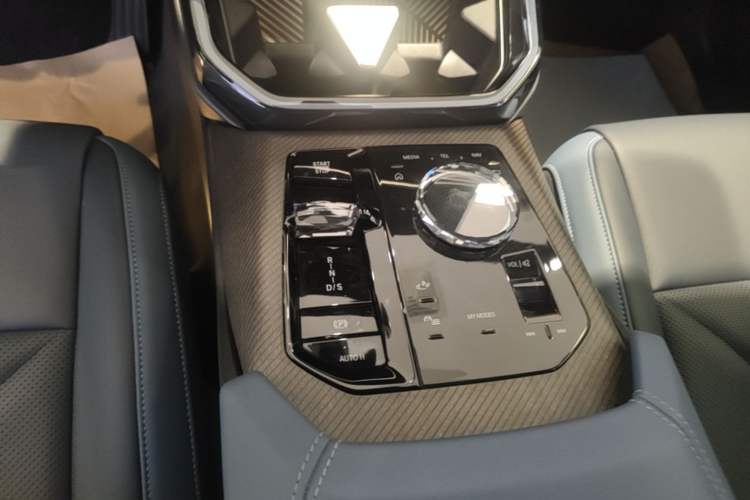 Used BMW X3 2025 xDrive30L Luxury Edition M Sport Package Gear Lever