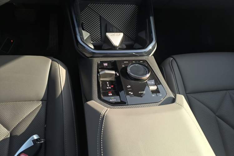 Used BMW X3 2025 xDrive25L Luxury Package Gear Lever